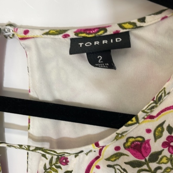 Torrid 2 IVORY FLORAL PRINT CHALLIS SKATER DRESS - Picture 4 of 10